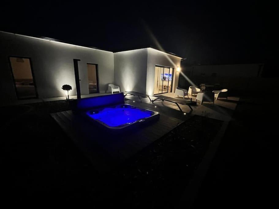 Villa Neuve Pour 6 Personnes Avec Spa Carantec Exterior foto