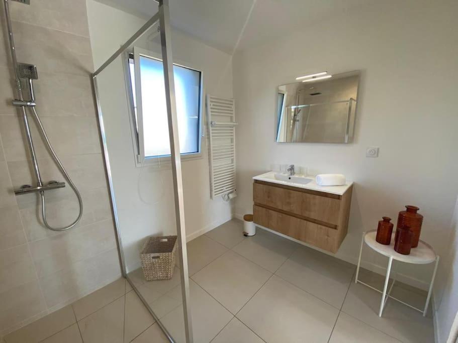 Villa Neuve Pour 6 Personnes Avec Spa Carantec Exterior foto